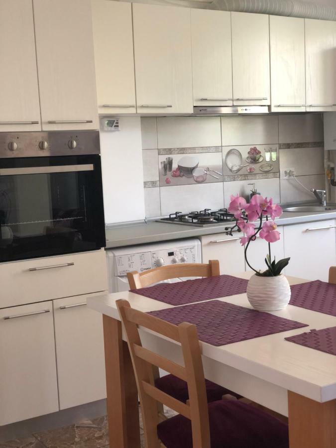 Apartamente Seashells Mamaia Nord นาโวดาริ ภายนอก รูปภาพ